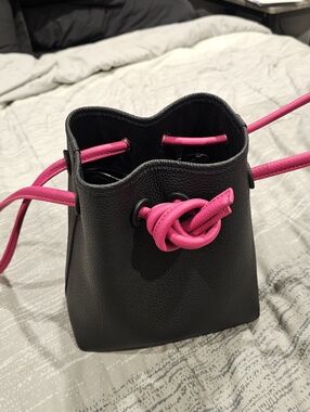 [NEW] Vasic New York Bond Mini Bucket Bag Black Pink Handles & Knot NWOT